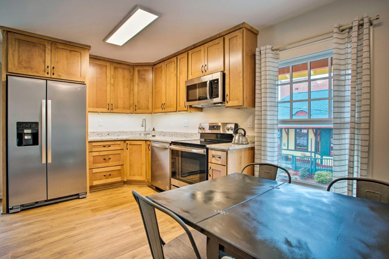 Newly Remodeled Apartment On Main Street In Saluda Exterior foto