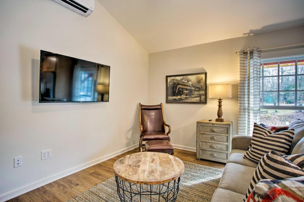 Newly Remodeled Apartment On Main Street In Saluda Exterior foto